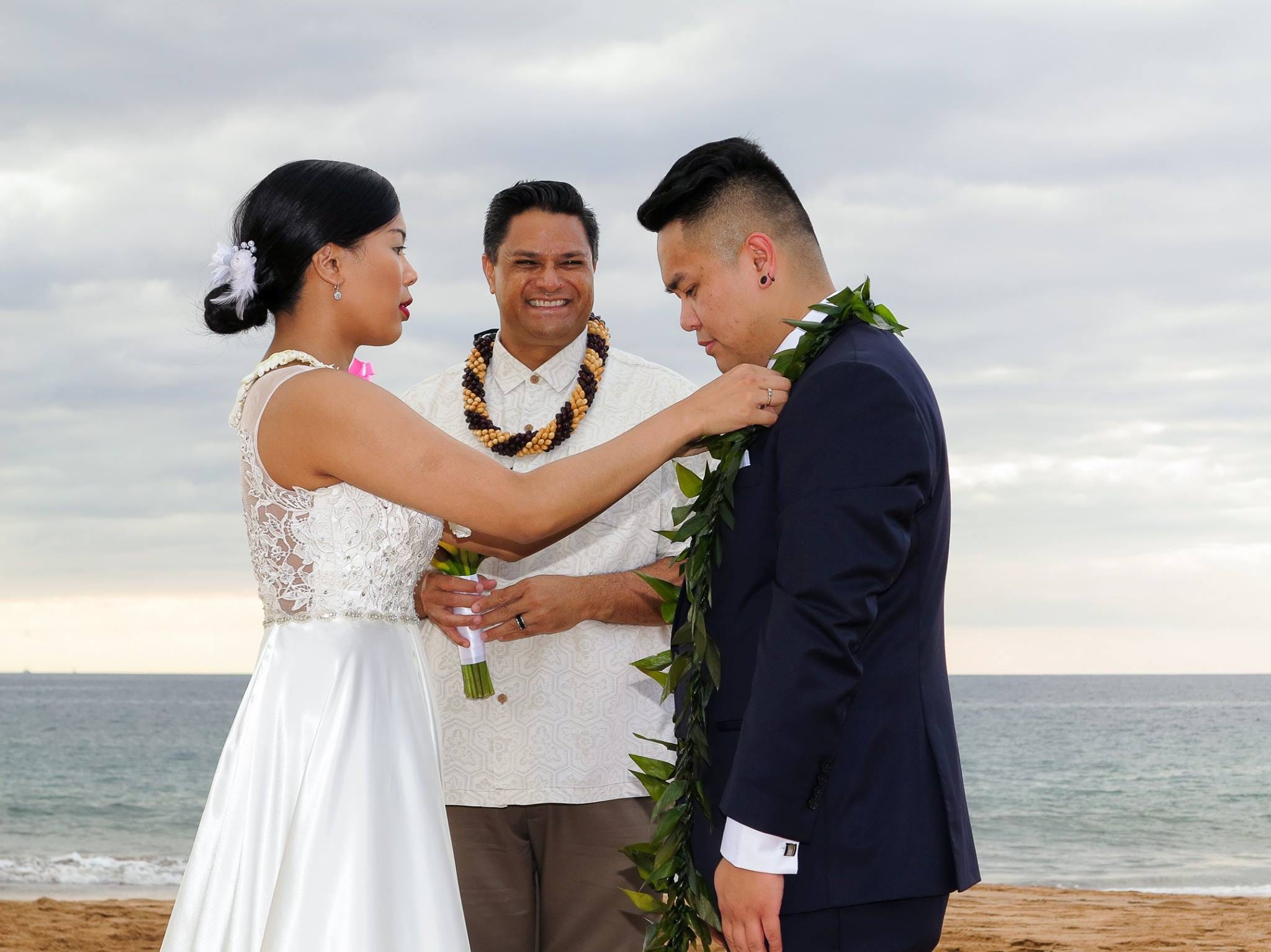 5 Easy Tips To Save Money On A Wedding In Hawaii Angela Czmiel