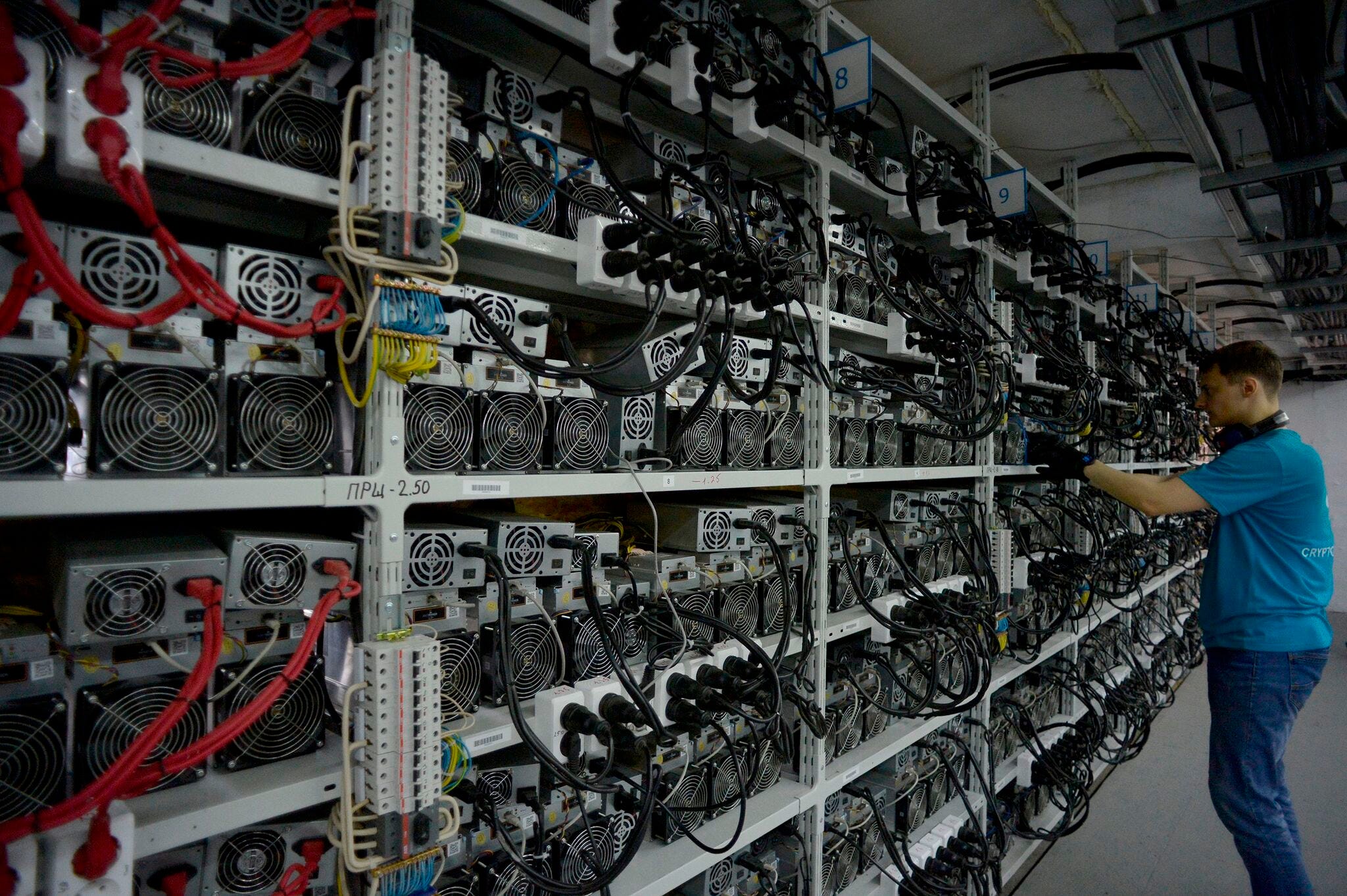 How Does A Bitcoin Mining Pool Work By Andrey Costello All About Cloud Bitcoin Mining Hashmart Blog Medium