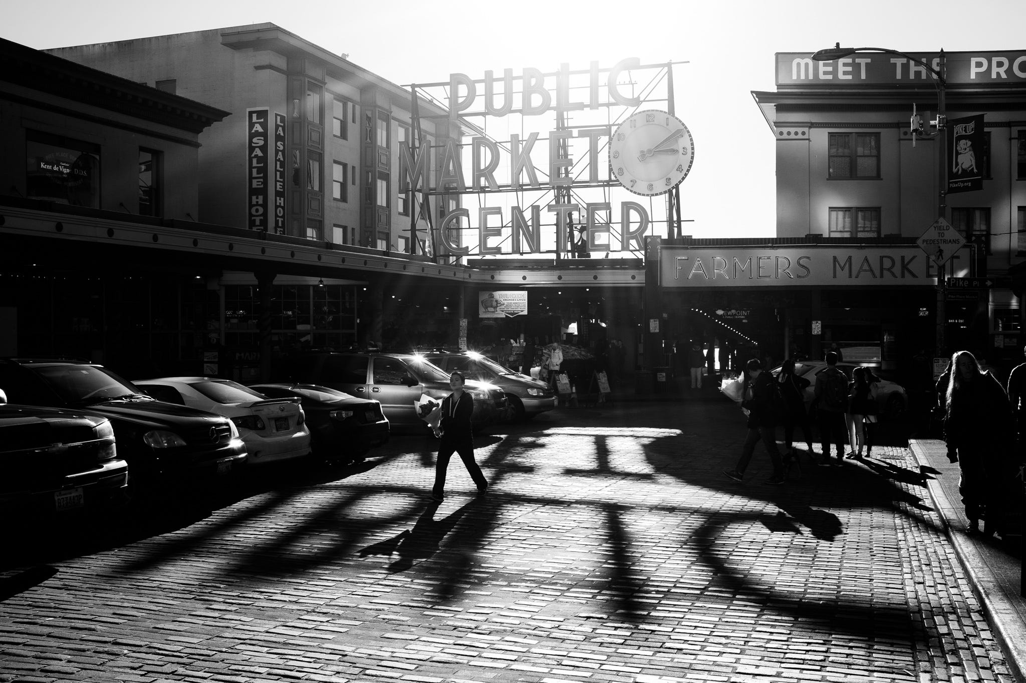 12 frames Dramatic light in Chinatown and Pike Place Market by Danny