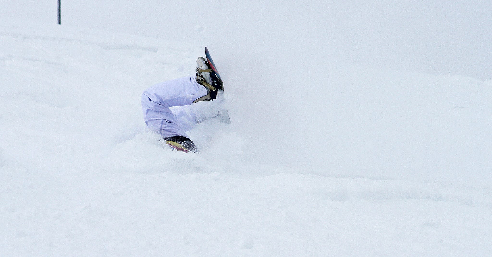 Top 5 hints and tips for riding powder on a snowboard