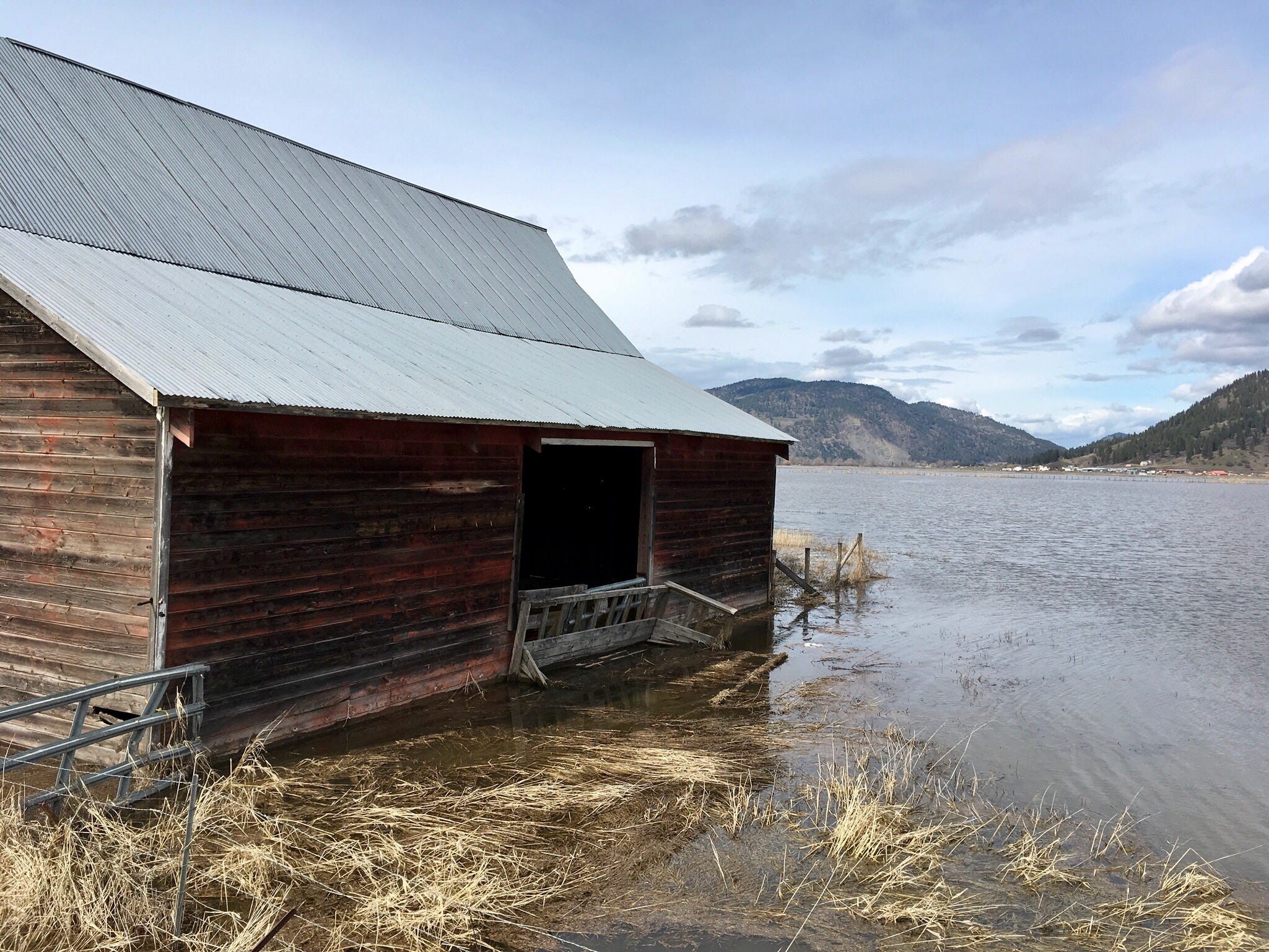 Haunting Images From Colville S 100 Year Flood Kevin Thomas