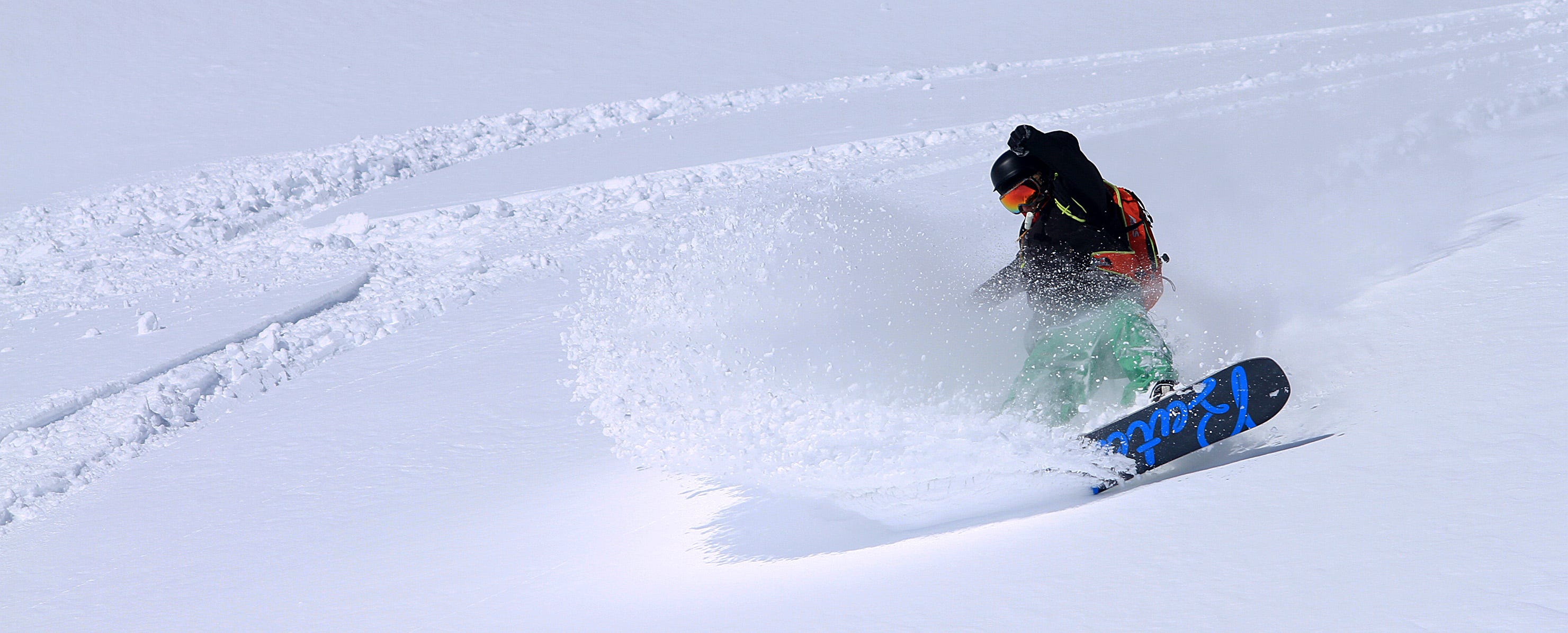 Top 5 hints and tips for riding powder on a snowboard