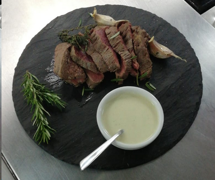 How to cook chateaubriand with blue cheese sauce | by Yone Moreno Jiménez |  Medium