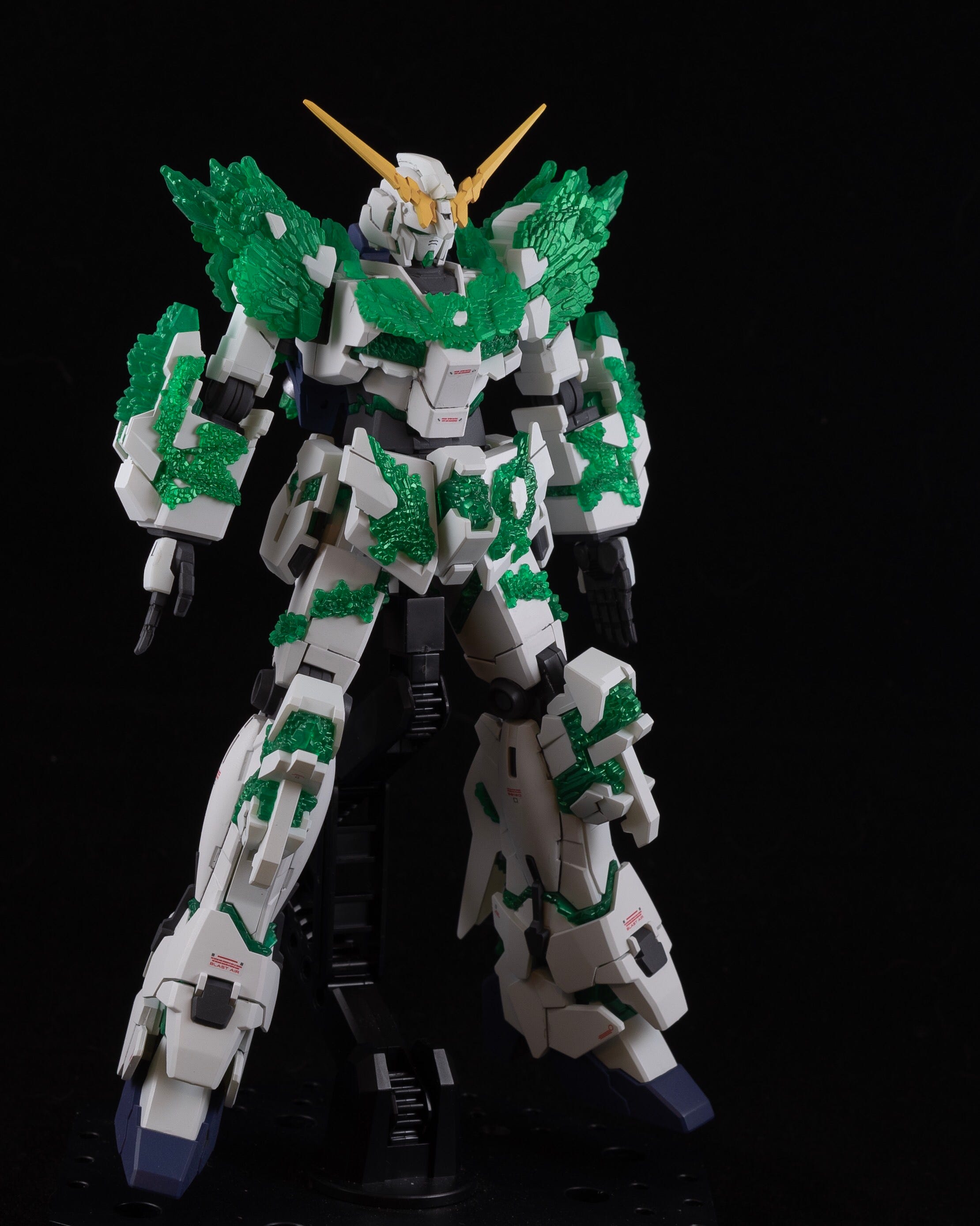 ガンダムベース限定ユニコーンガンダム光の結晶体を作った話 ガンダムベースの限定商品 Hgユニコーンガンダム光の結晶体 を作りました これは By Mitsuru Haga Medium