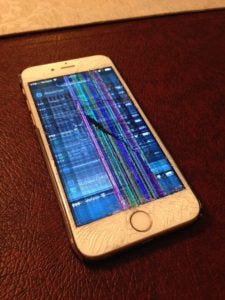 iPhone LCD or screen cracked? 5 things 