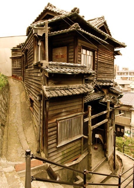 再建築困難な斜面地と向き合う 尾道 Facing The Sloping Ground Where By 渡邉義孝 建築討論 Medium