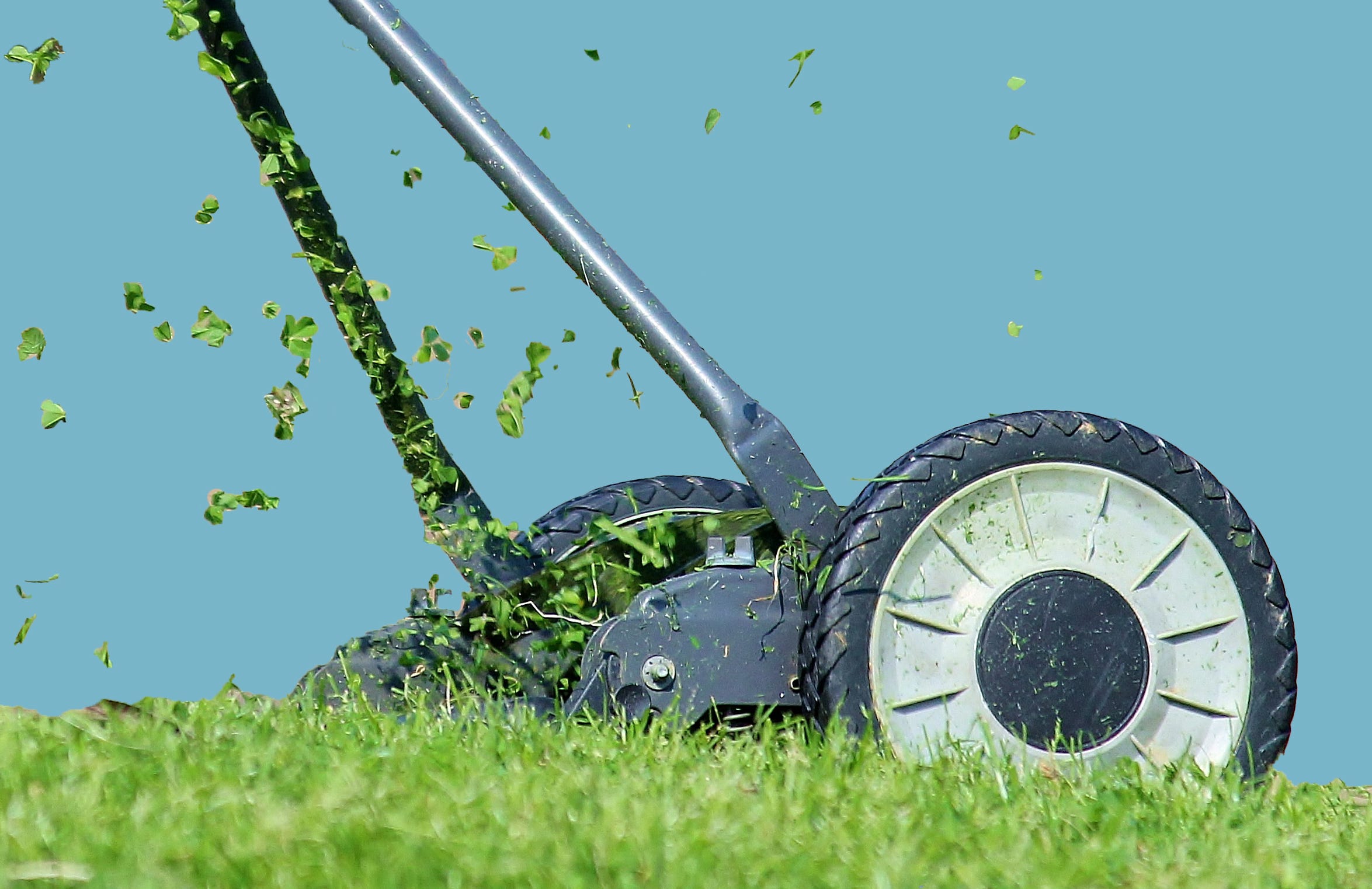 how were lawns mowed in the 1700's