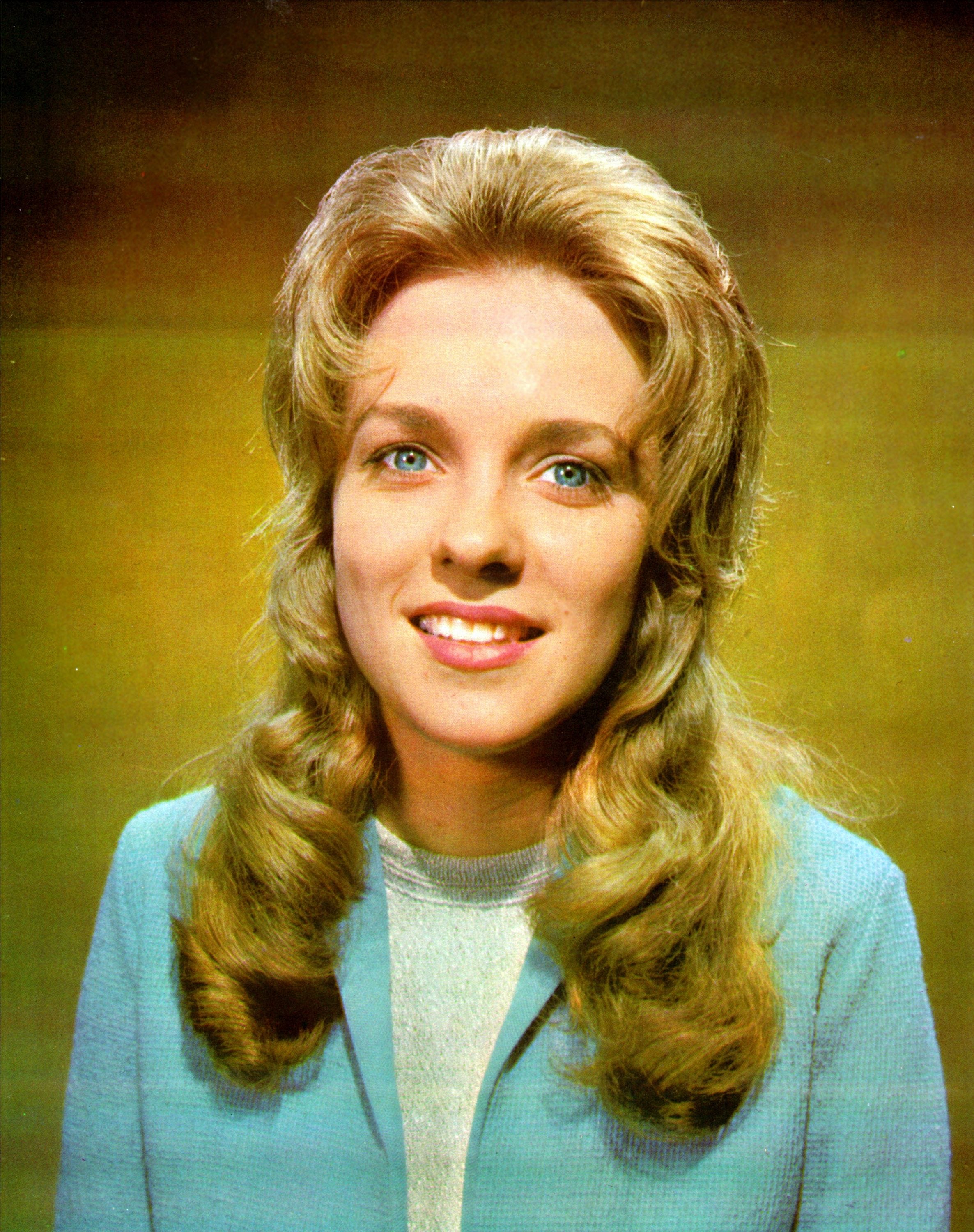 Connie Smith "Sweetheart Of The Grand Ole Opry" IMDB v2.1