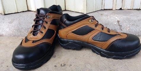 sepatu safety dr marten