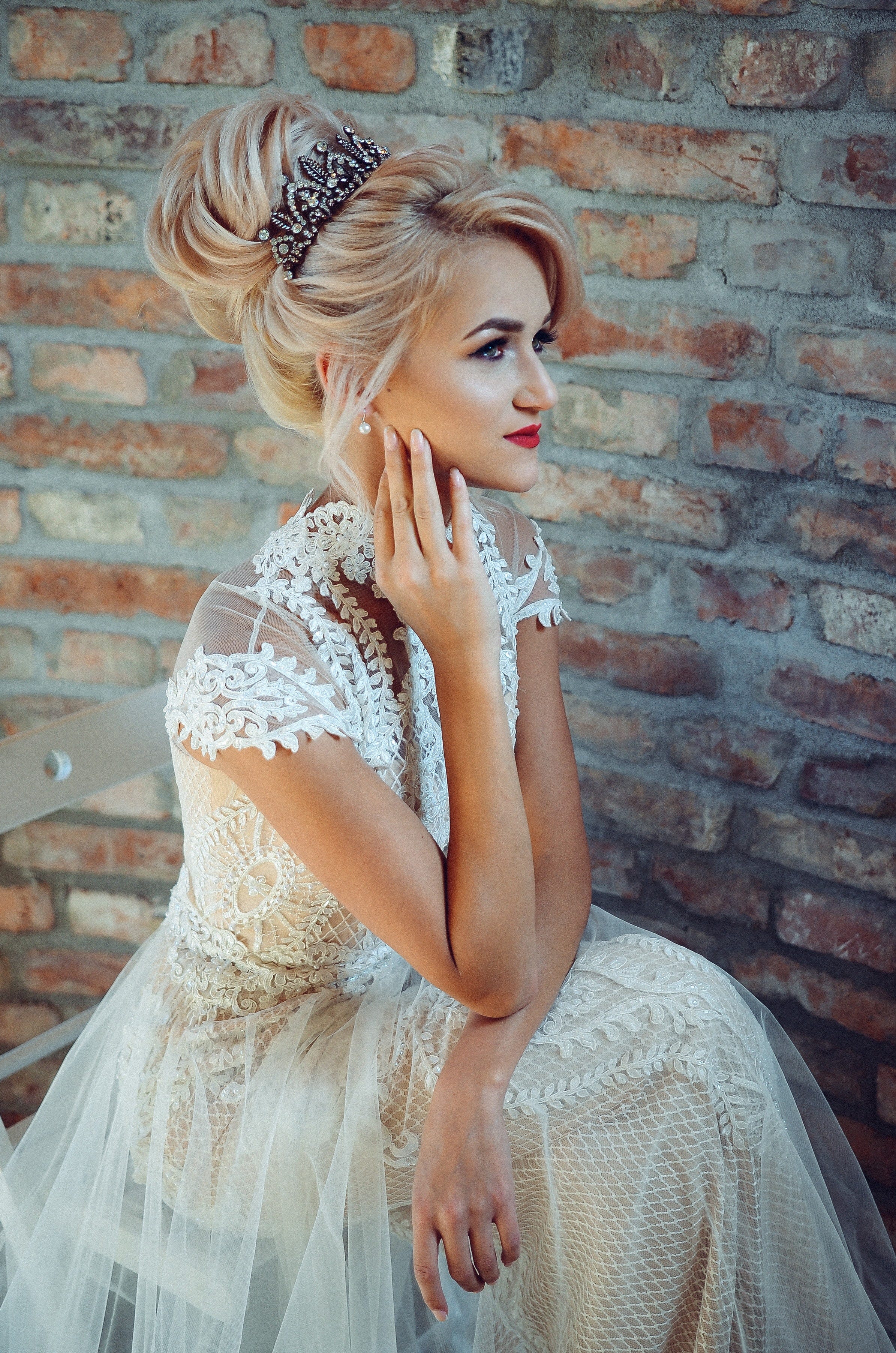 Professional Hair Stylist Makeup Artist At Bblunt