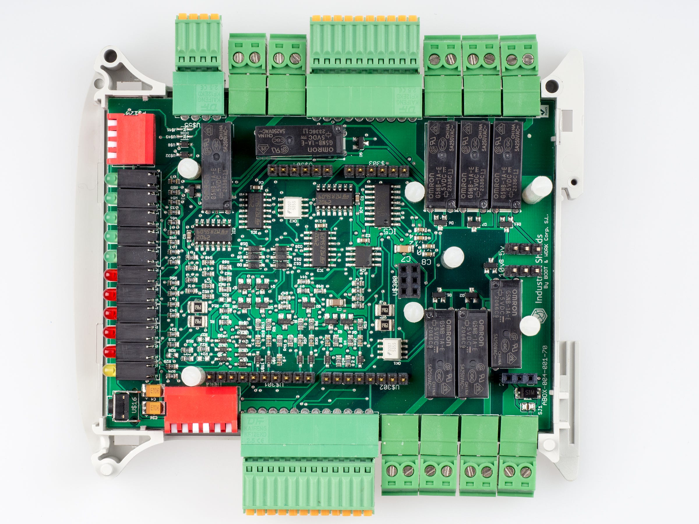 Review Industrial Shields ARDBOX PLC 20 I/Os Relay by Teodor Electronza Medium