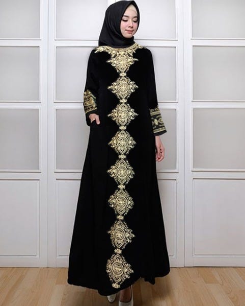 20+ Koleski Terbaru Baju Abaya Hitam Remaja