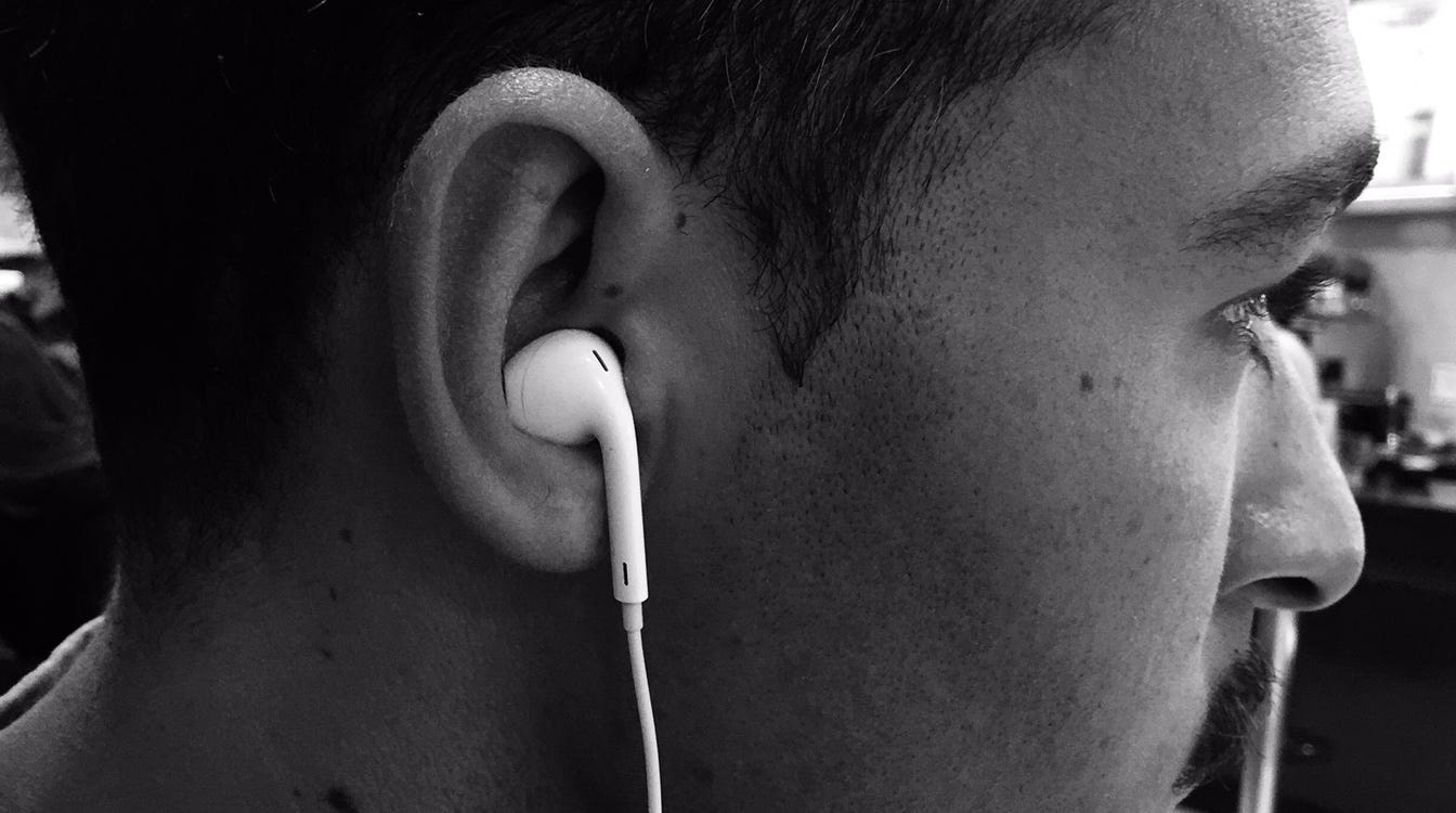 Wearing Apple earphones sideways will change your life | by dayenjoyer |  Medium