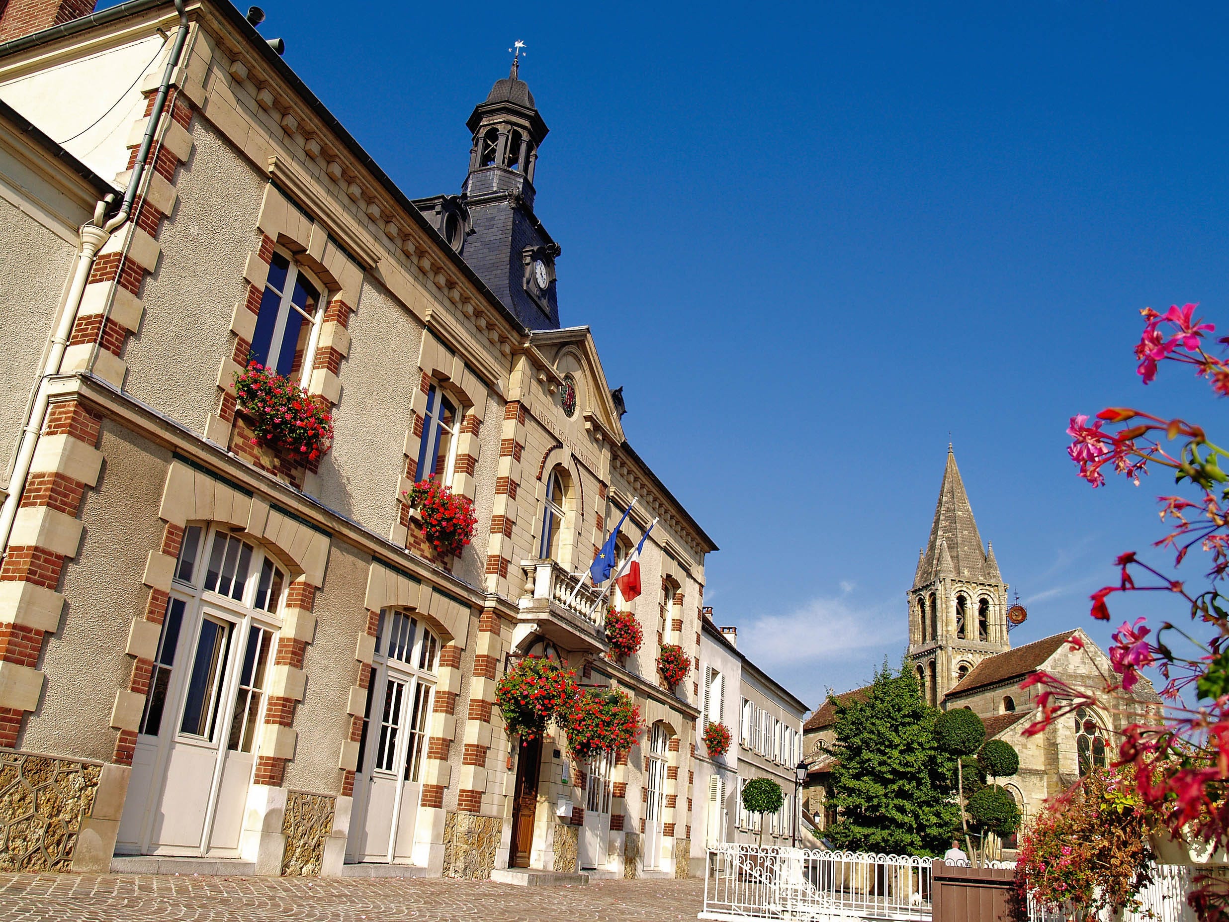 Faut Il Acheter Ou Vendre A Jouy Le Moutier En 2018 By My Easymo Medium