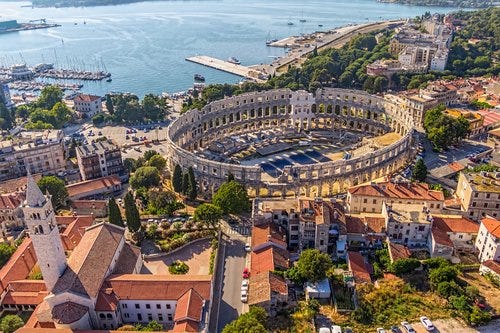 Un Lugar Imperdible En Croacia Pula Es Sin Dudas Una Ciudad By Sutra Tours Medium