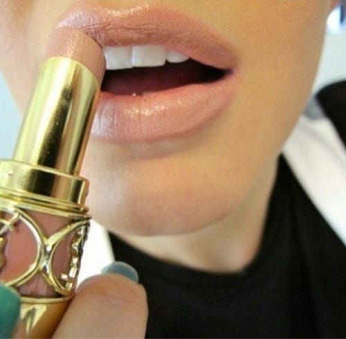 light nude lipstick