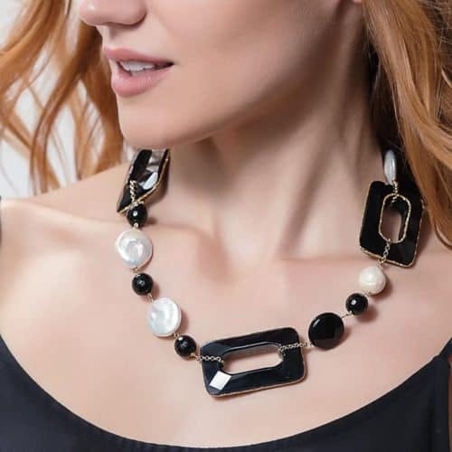 5 Ways to Wear Statement Necklaces | by 
