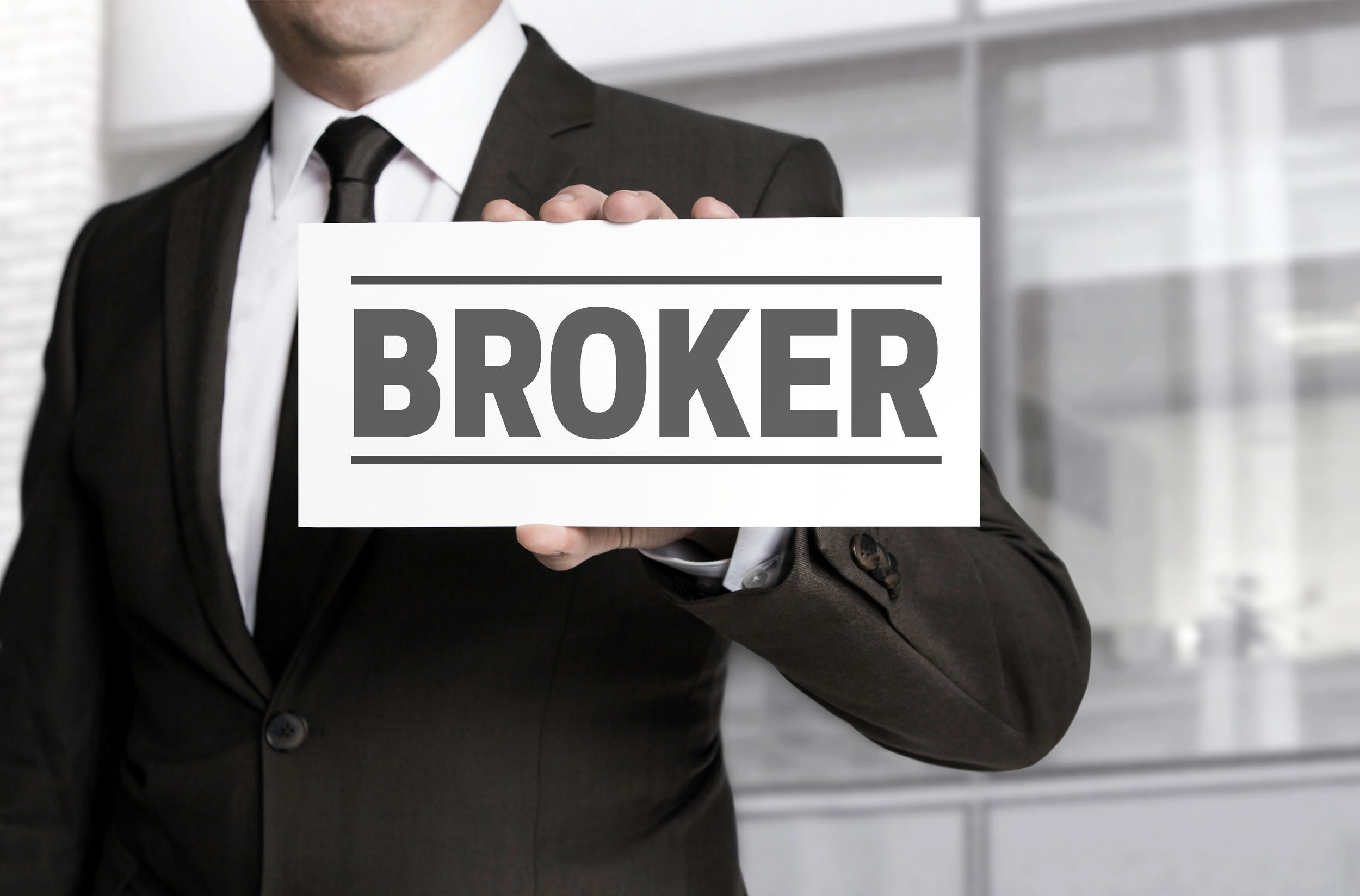 The Advantages of Working with an Online Business Broker