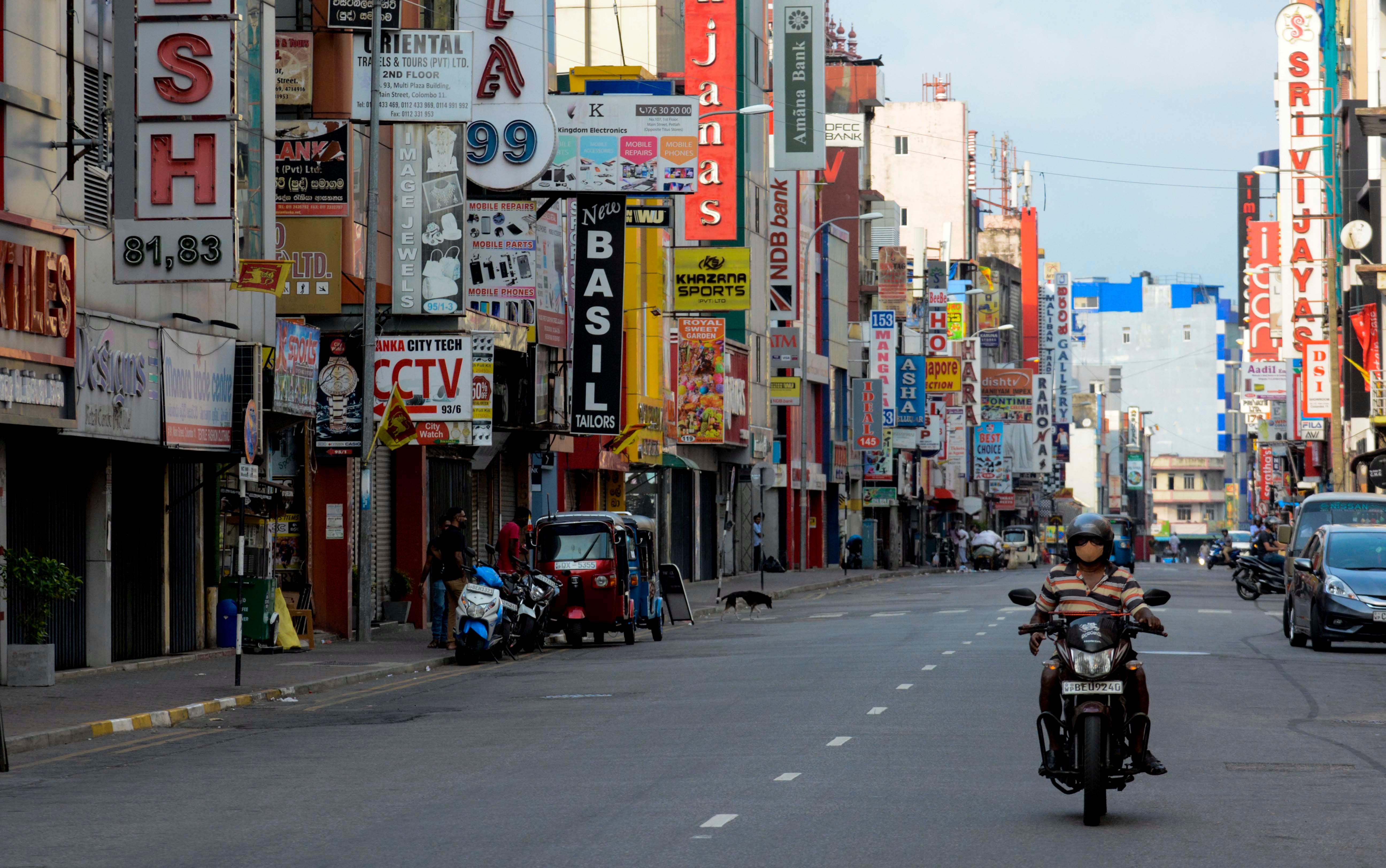 Empty streets of Sri Lanka during COVID19_Businesses are in a crisis