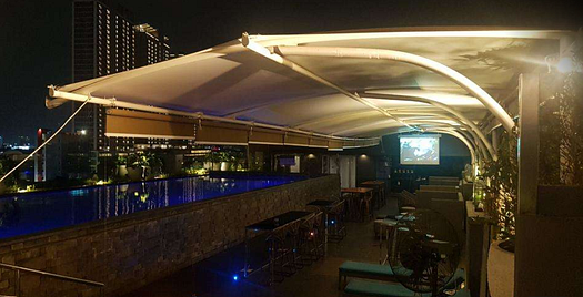 De Langit Rooftop Bar