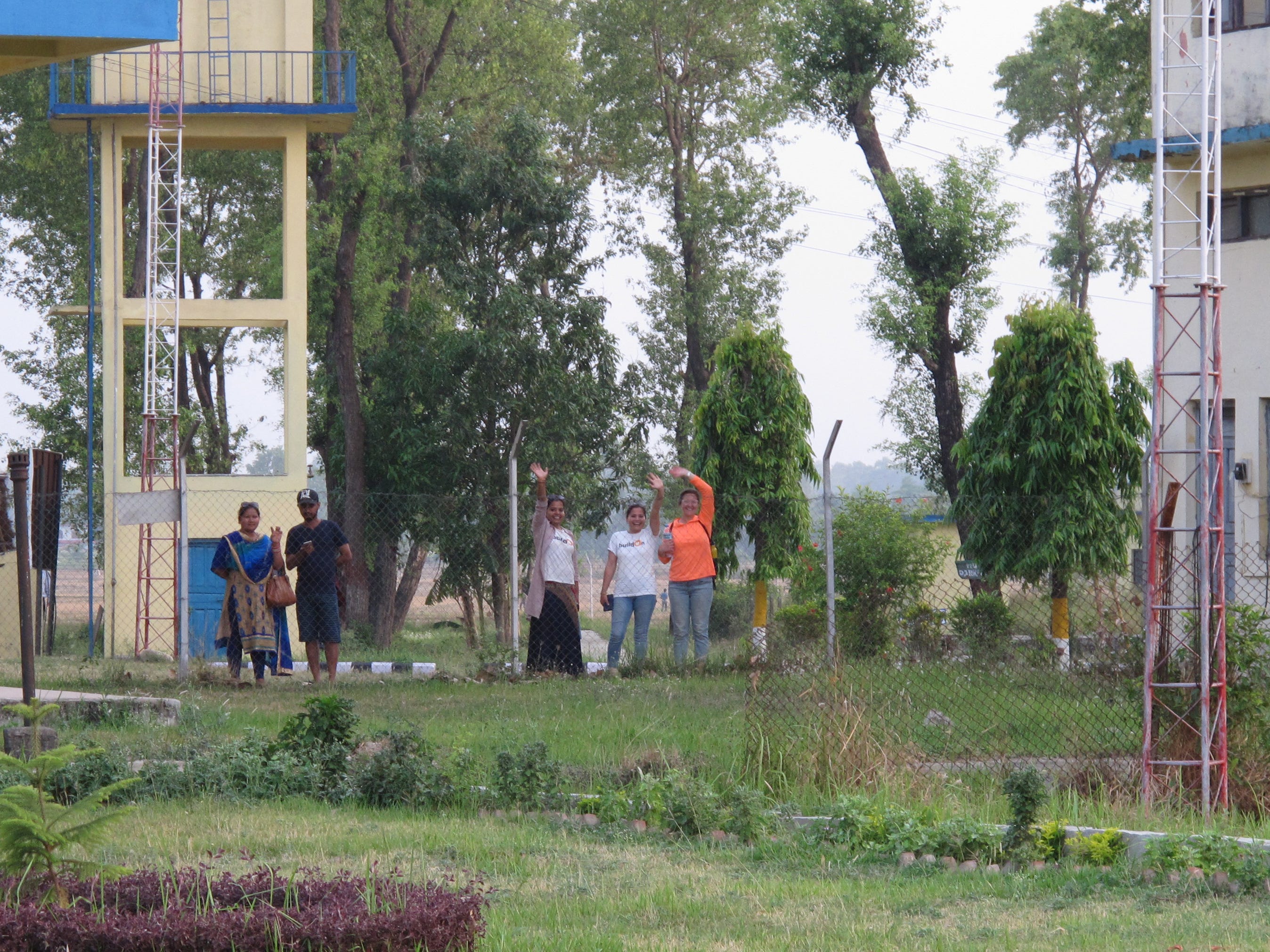 ネパール バイシャクハ村学校建築報告 ネパールのバイシャクハ村に滞在し 村人たちと一緒に学校建築に携われたのは とても By Kay Tsuji Build A School In Nepal Medium