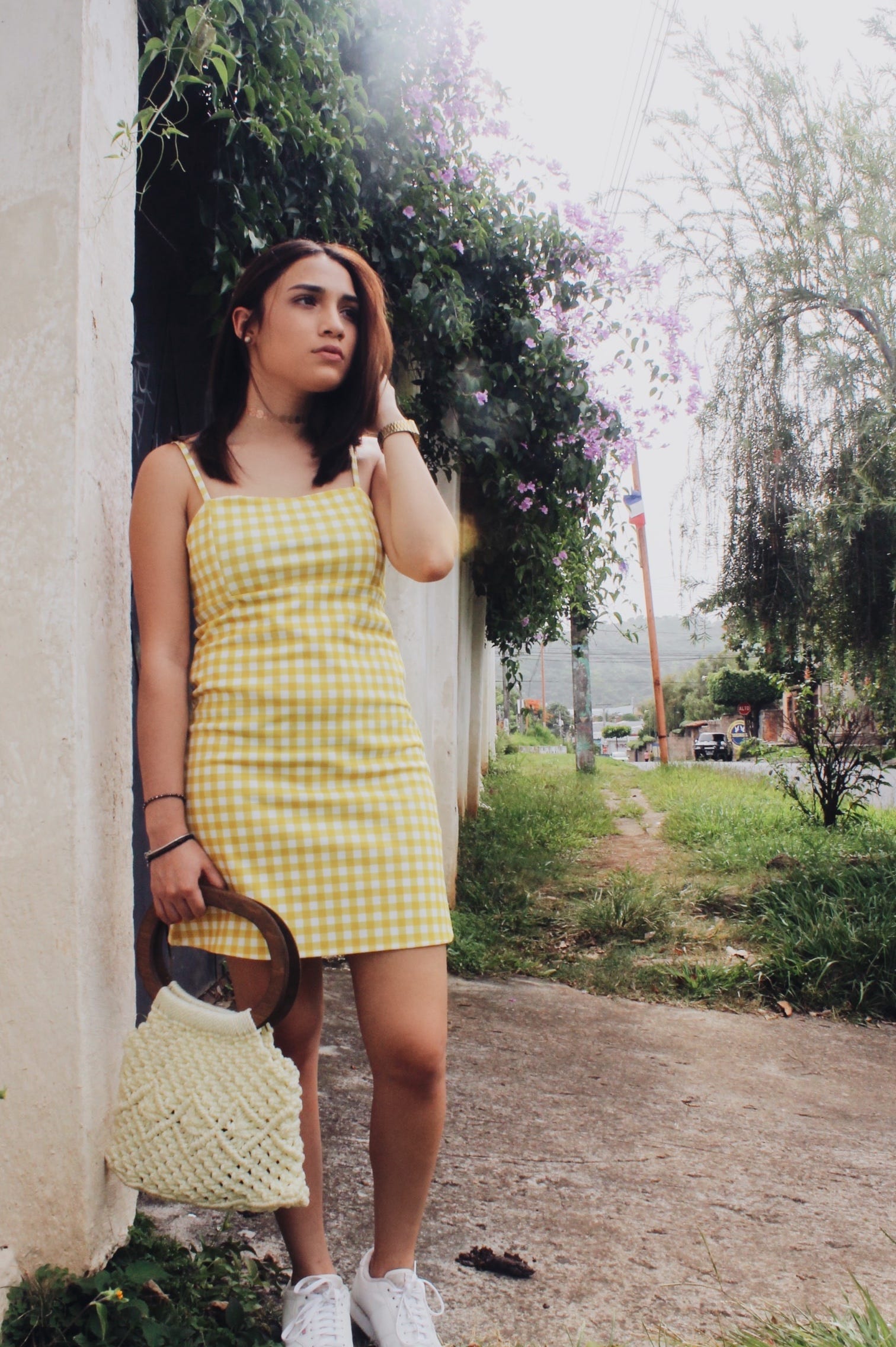 Vestido con tenis?. Creo que en los tiempos de nuestras… | by Paola Vargas  AKA Minikin | Medium