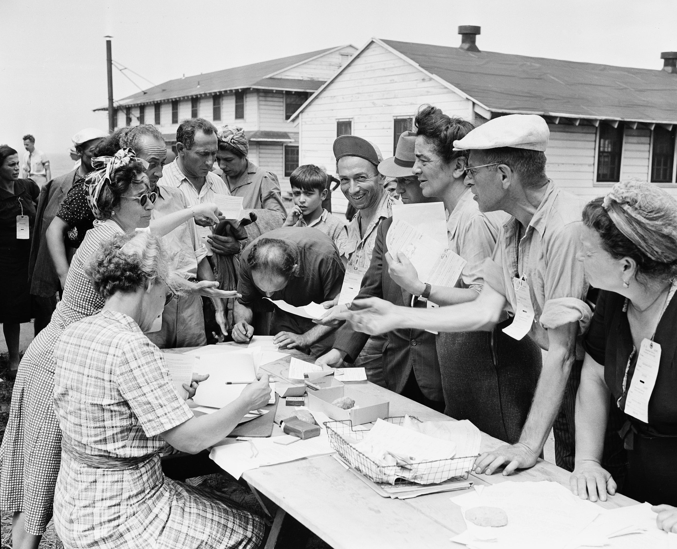 A Refugees Journey from Auschwitz to the New World America Hello