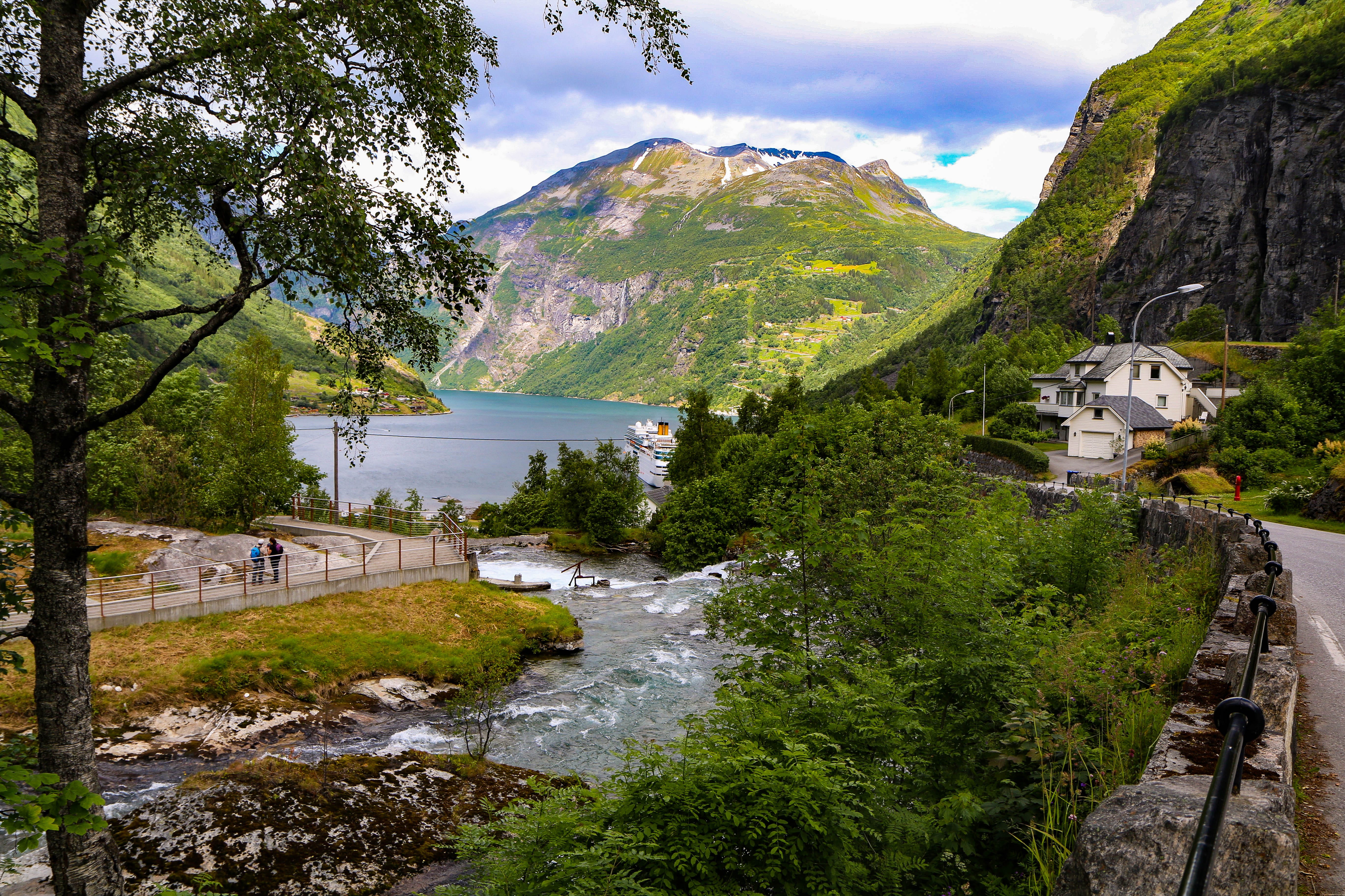 Geiranger fjord center