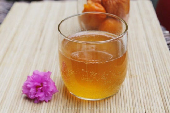 nấu ăn: Cách ngâm quả mơ với đường đơn giản