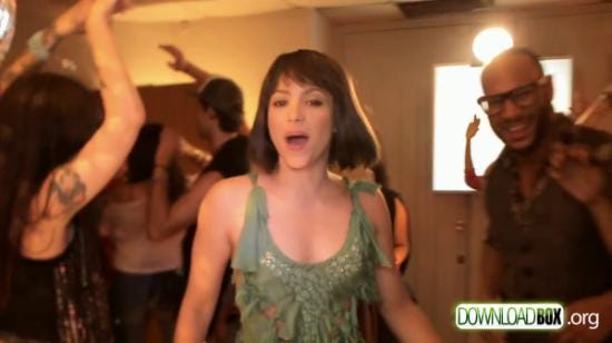 Shakira Natural Hair Color By Neeraj Verma Medium