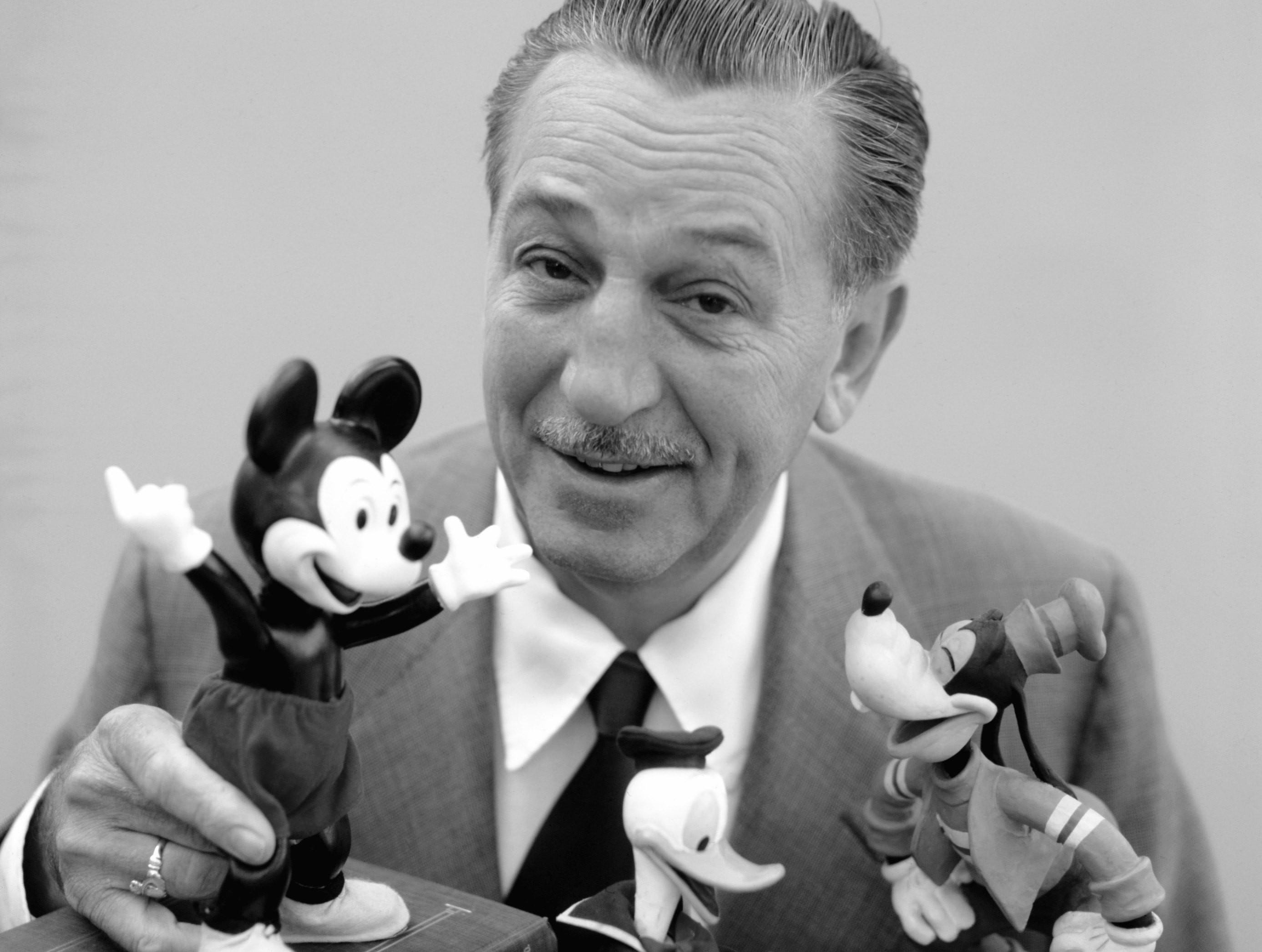 DisneyWare: 50 Anos Sem Walt Disney (*) | by Cláudio Soares | Medium