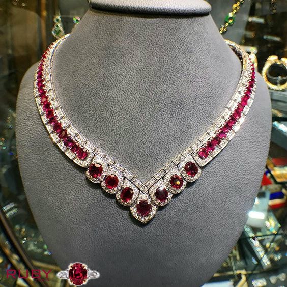 Stunning Ruby stone necklace. Ruby 
