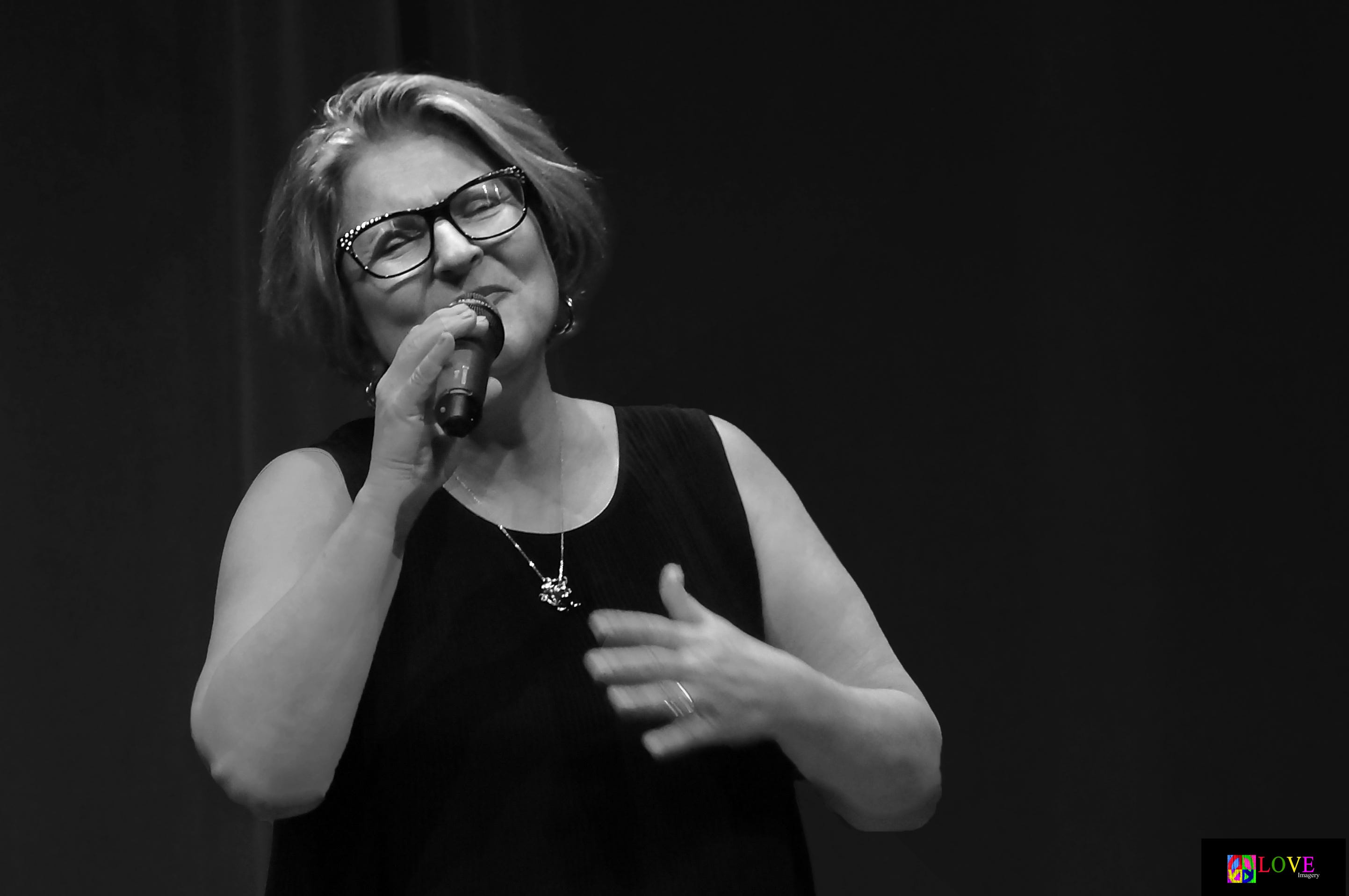 “Breathtaking!” The Manhattan Transfer’s Janis Siegel LIVE! at Axelrod