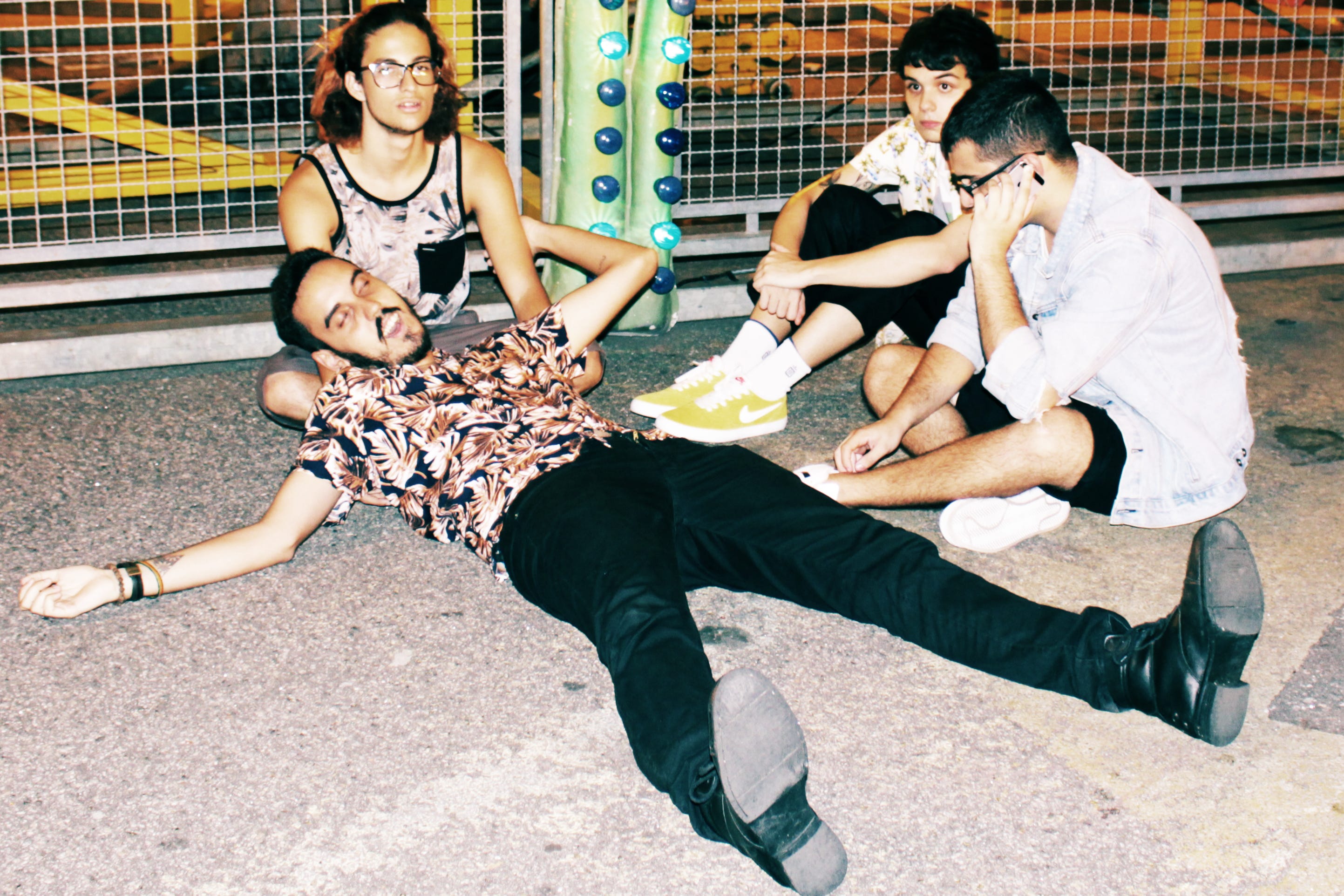 5 Motivos Para Voce Conhecer A Banda Carioca Carmen By Roses Are Rad Medium banda carioca carmen
