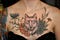Wolf-Tattoo auf weiblicher Brust