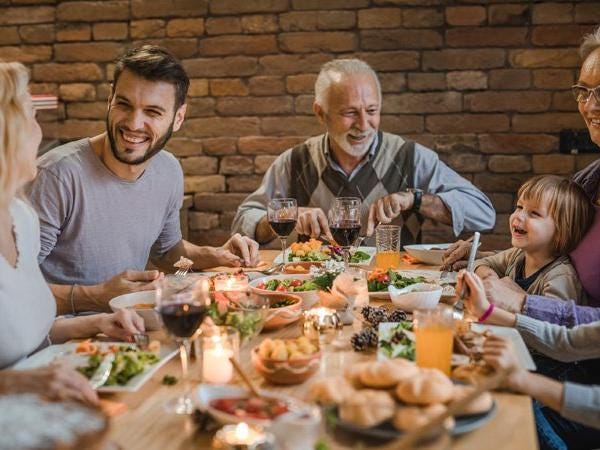 4 Scientific reasons to eat family dinner together - HK - Medium