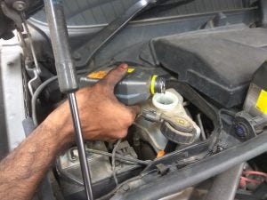 E90 brake fluid Clearance