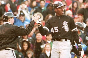 Michael Jordan y su corta y “accidentada” carrera beisbolera | by  MLB.com/blogs | Universo Béisbol