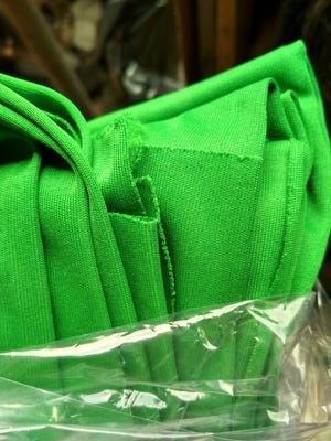 Nama bahan kain green screen