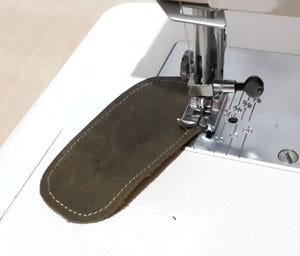 Perbedaan Handmade Jahit Tangan Dengan Jahit Mesin Pada Produk Kulit By Benno Yuliyanto Medium