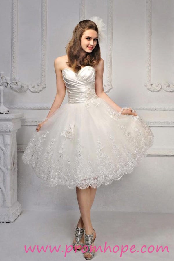 How To Choose Wedding Gown Based On Your Body Type 5