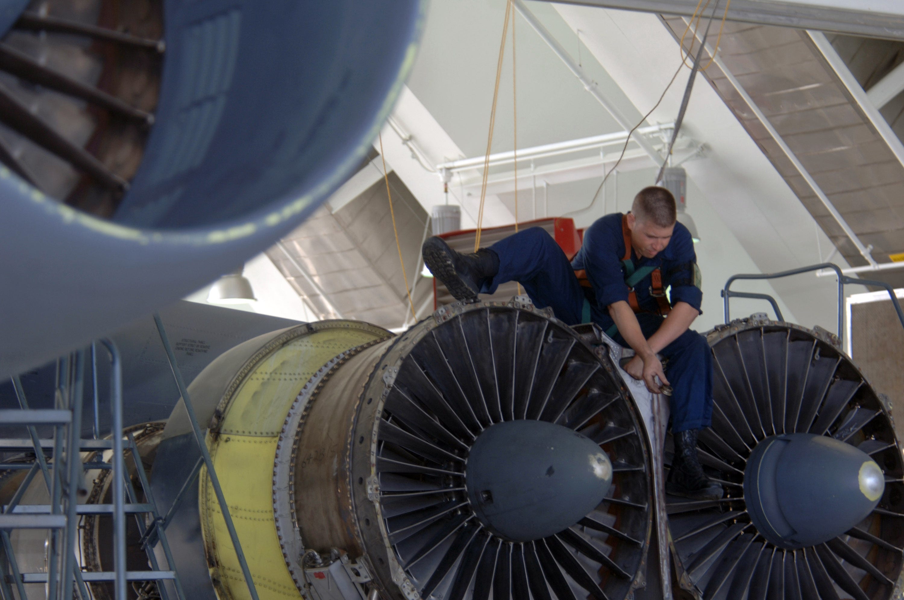 One Congressman Suspects a Major Airplane PartsMaker Is Screwing Over