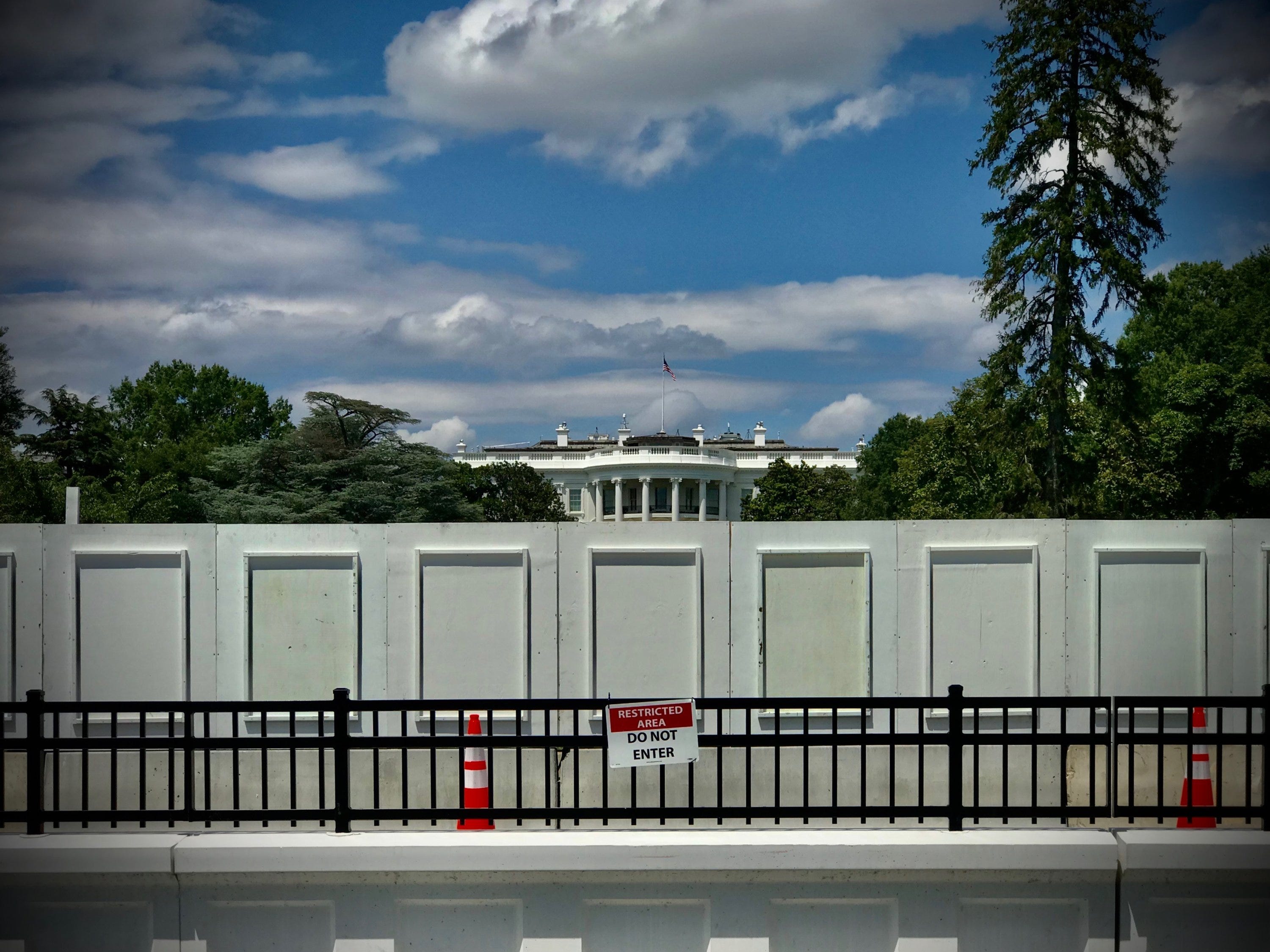 A walled-off White House