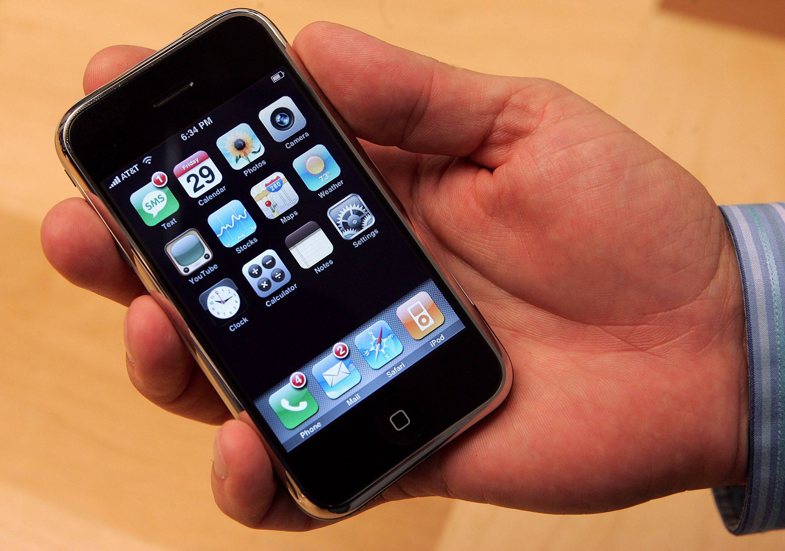900 Million Iphones Affected By Updated Apple Ios Warning By Glen Tuan Mac O Clock Medium 900 Million Iphones Affected By Updated Apple Ios Warning By Glen Tuan Mac O Clock Medium