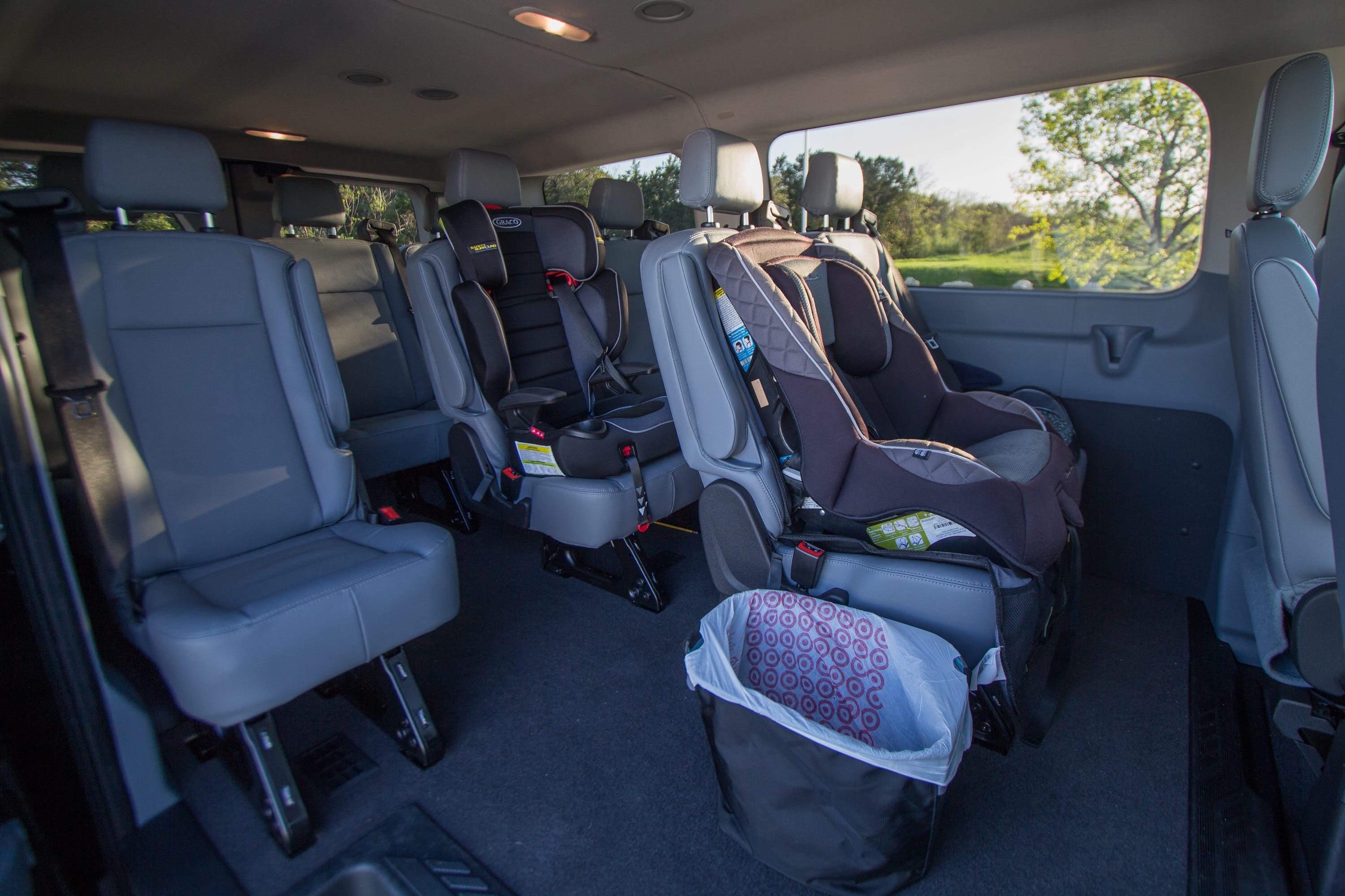 ford 10 passenger transit van