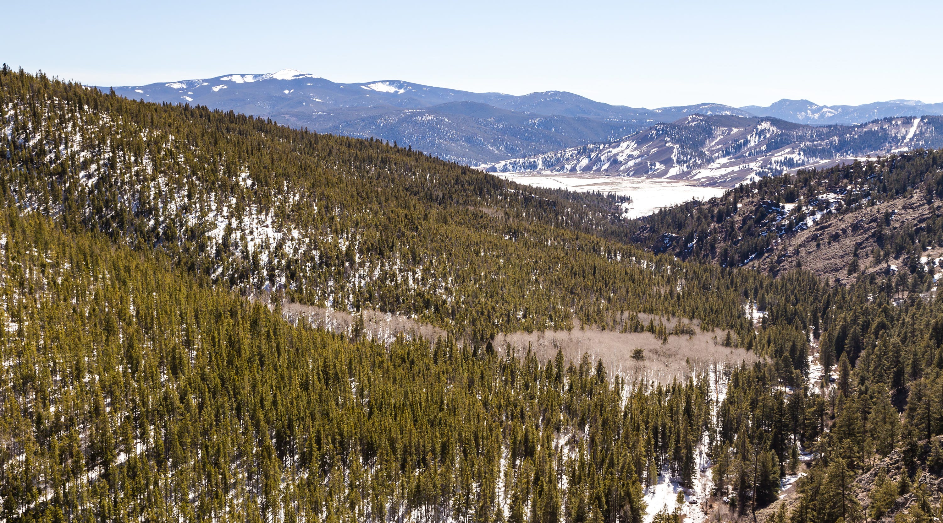 Snowshoeing in Crested Butte. 2 people, 555 miles by Turo Turo