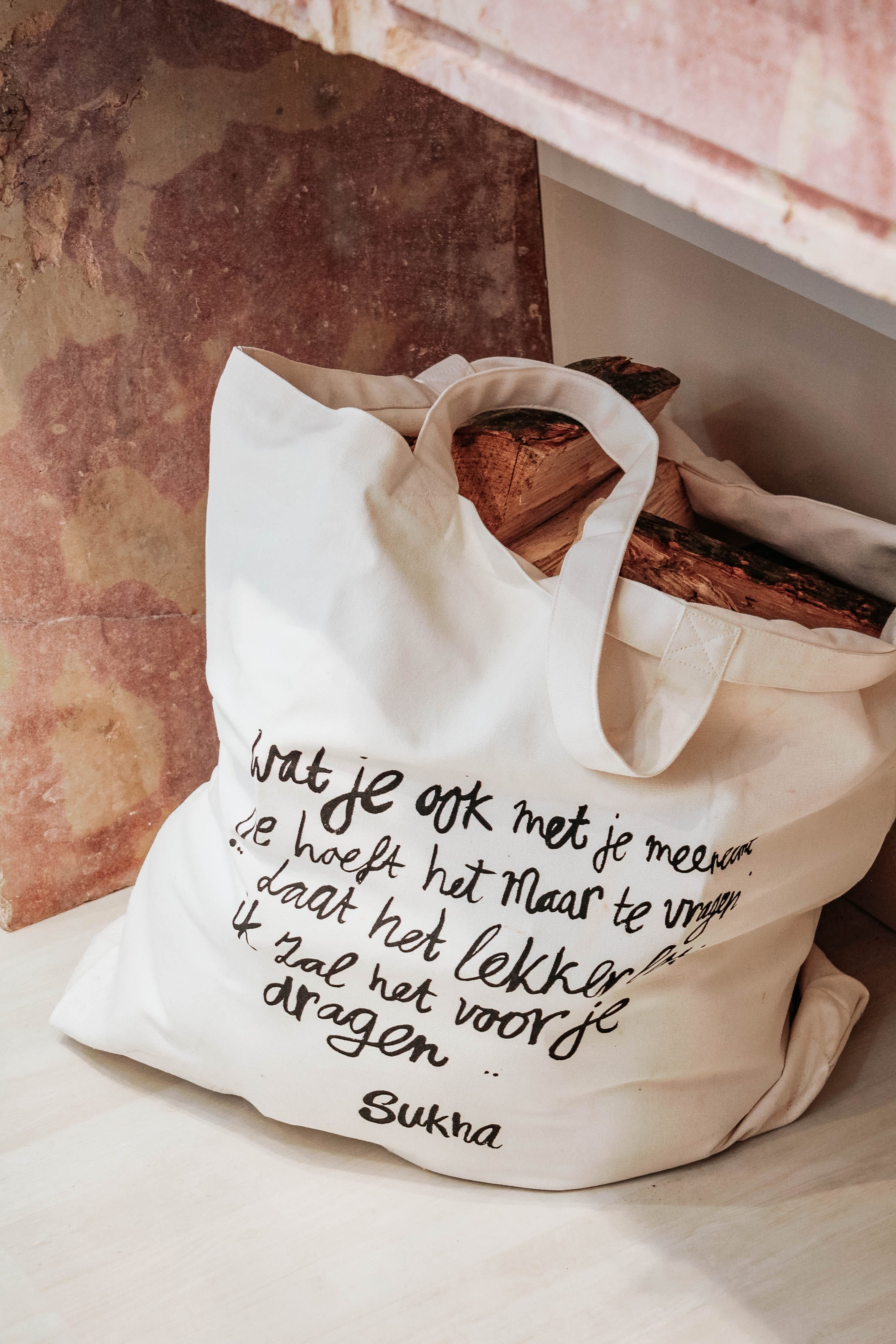 What Your Tote Bag Says About You The Startup Medium