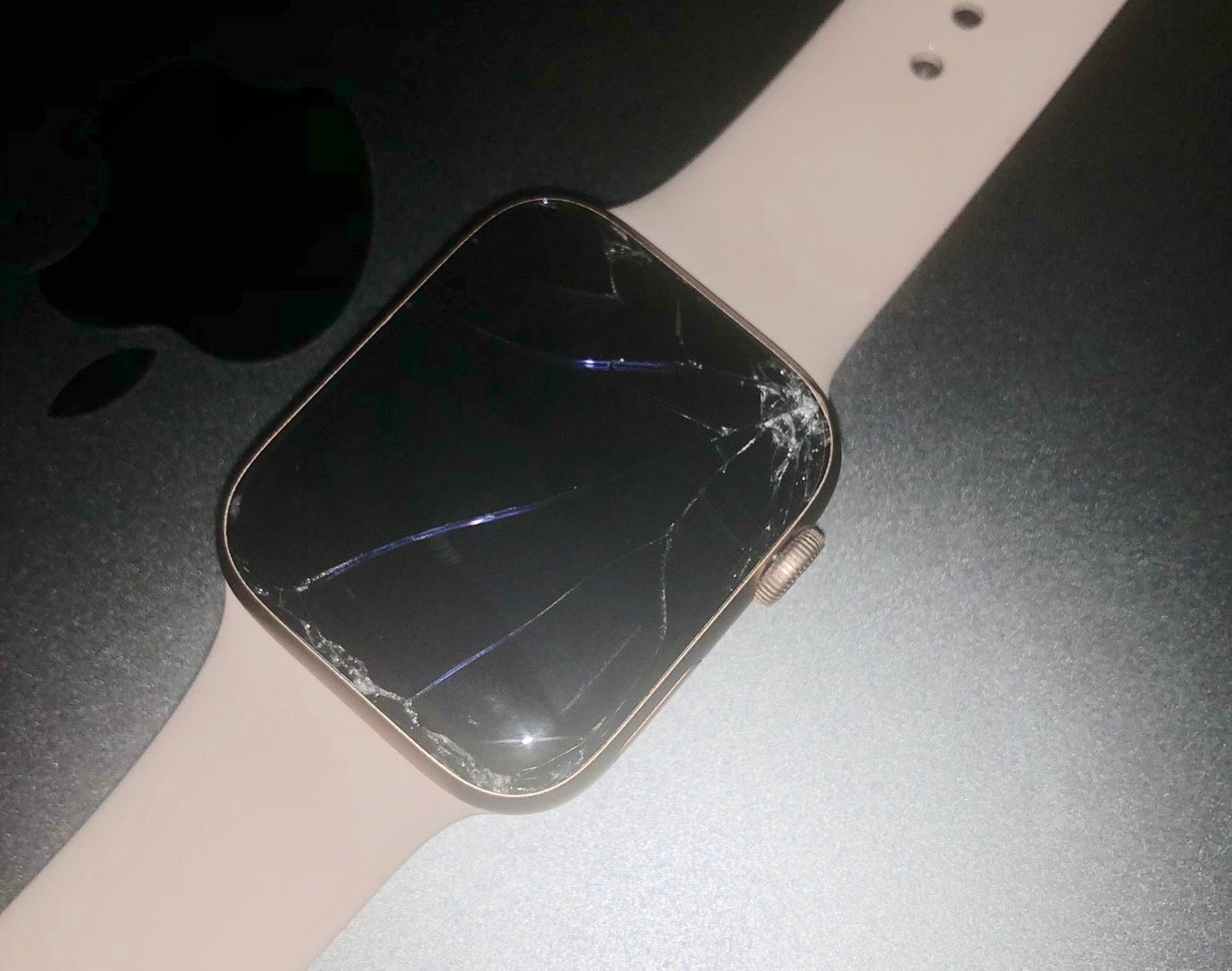 apple watch series 4 cracked screen