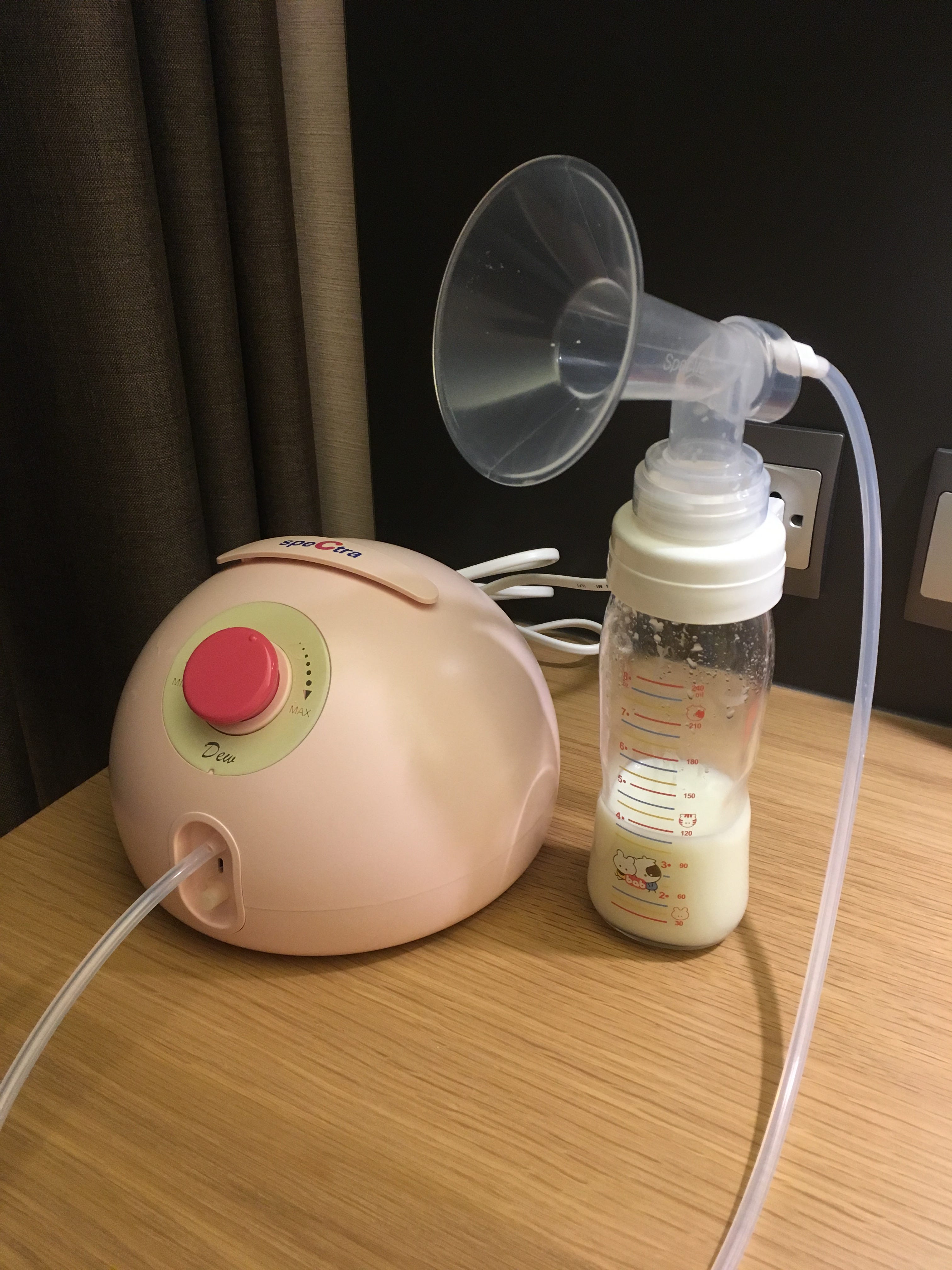 育兒用品 貝瑞克8電動雙邊吸乳器 雖然其實組裝和使用都很簡單 但回想第一次使用時 還是想要有個清楚明暸的使用教學 By 點癲