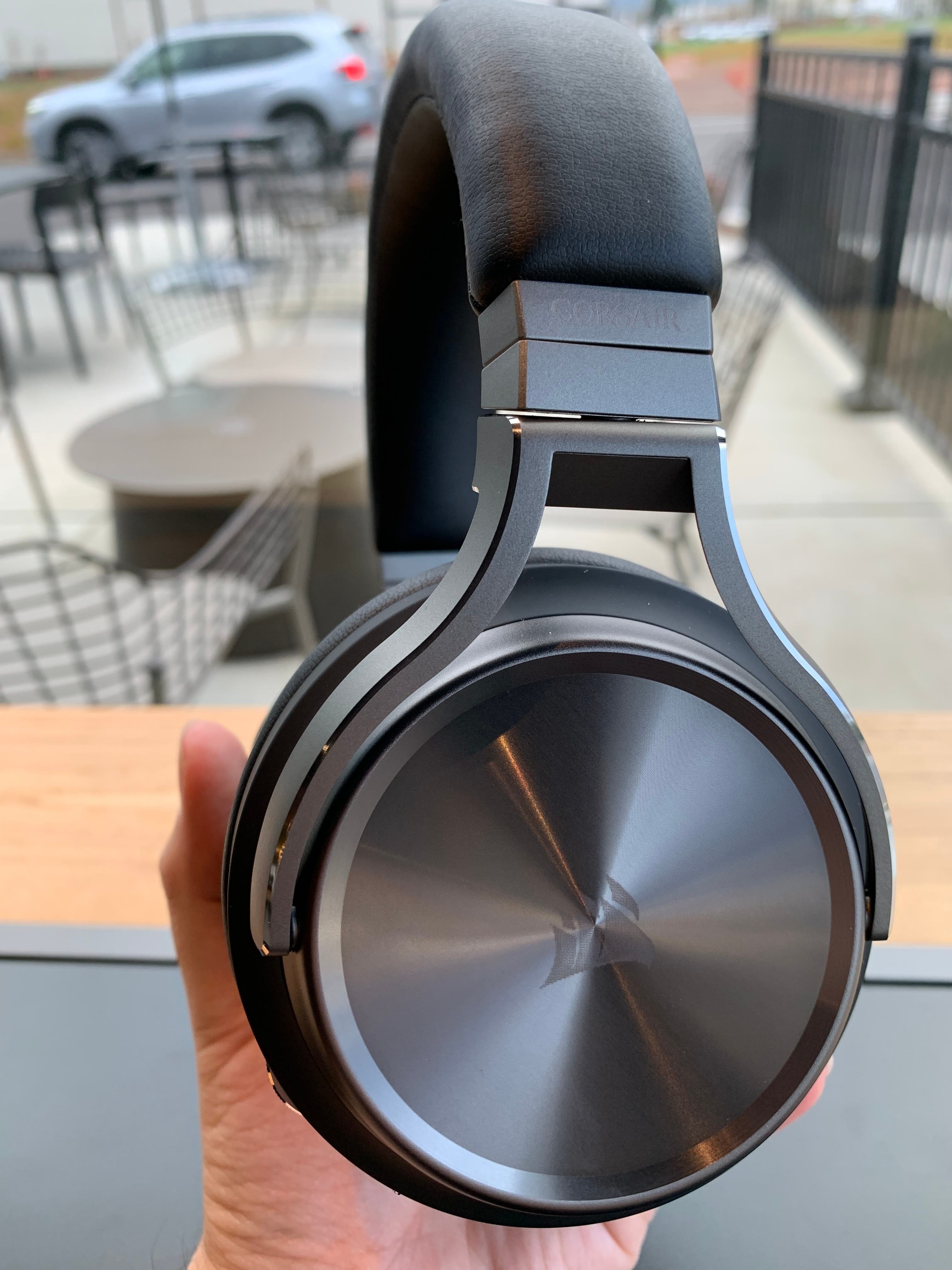 corsair virtuoso wont charge